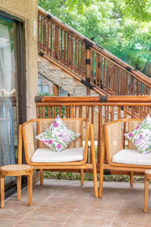 Lunar Dive Resort: Bamboo Villas 쿠부 외부 사진