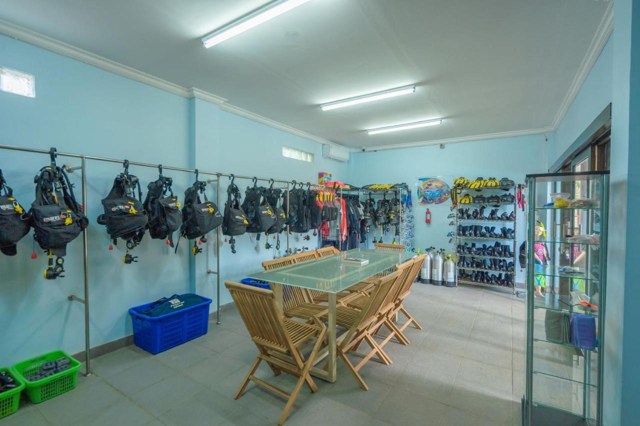 Lunar Dive Resort: Bamboo Villas 쿠부 외부 사진