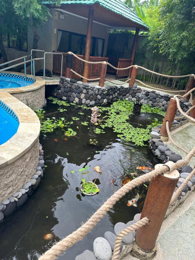 Lunar Dive Resort: Bamboo Villas 쿠부 외부 사진