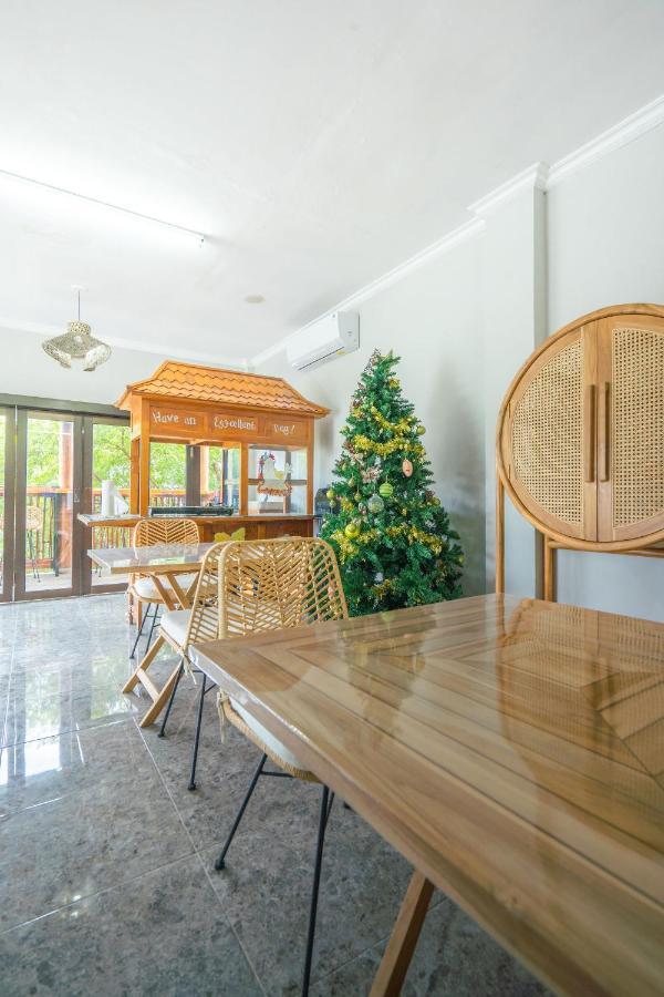 Lunar Dive Resort: Bamboo Villas 쿠부 외부 사진