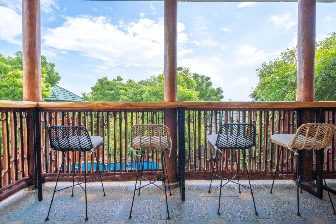 Lunar Dive Resort: Bamboo Villas 쿠부 외부 사진