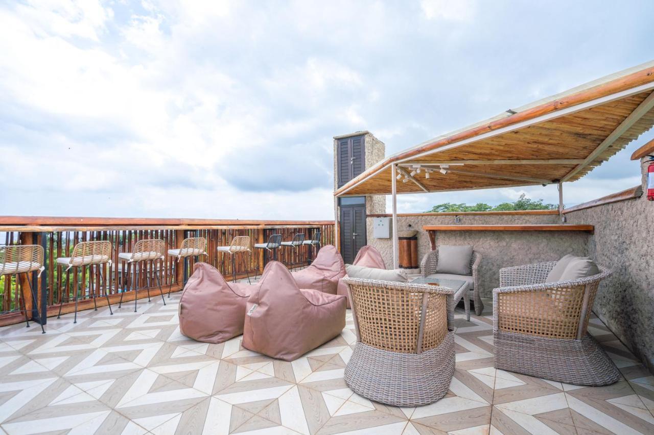 Lunar Dive Resort: Bamboo Villas 쿠부 외부 사진