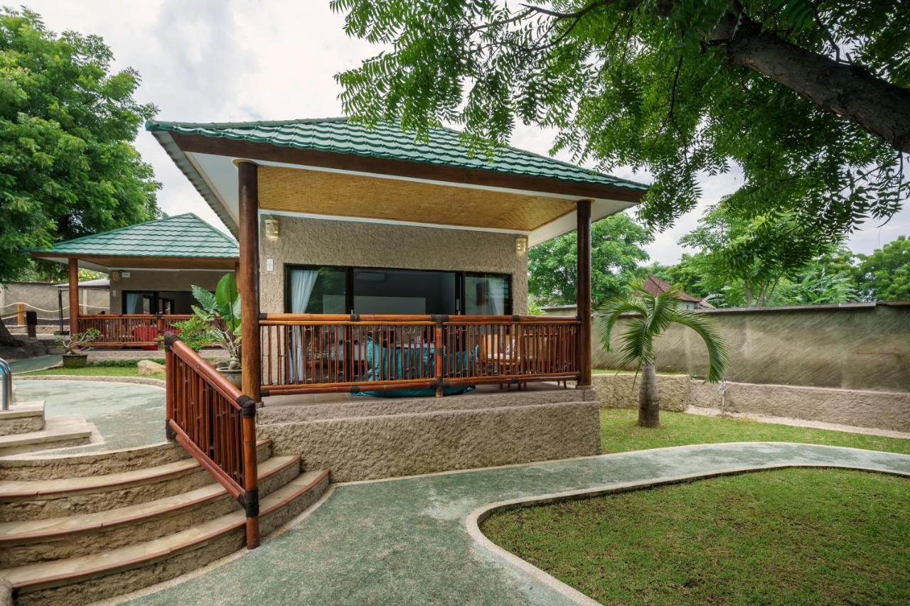 Lunar Dive Resort: Bamboo Villas 쿠부 외부 사진