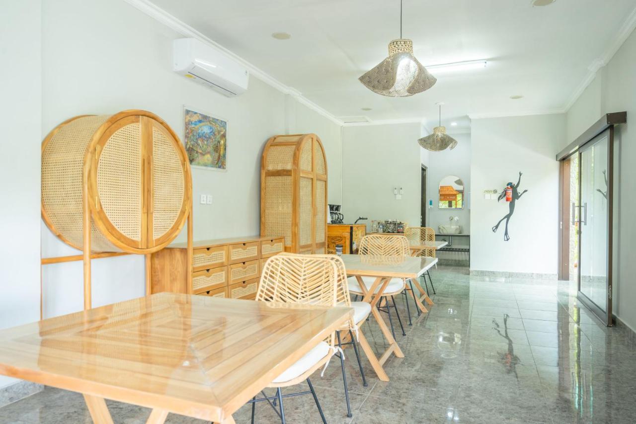 Lunar Dive Resort: Bamboo Villas 쿠부 외부 사진