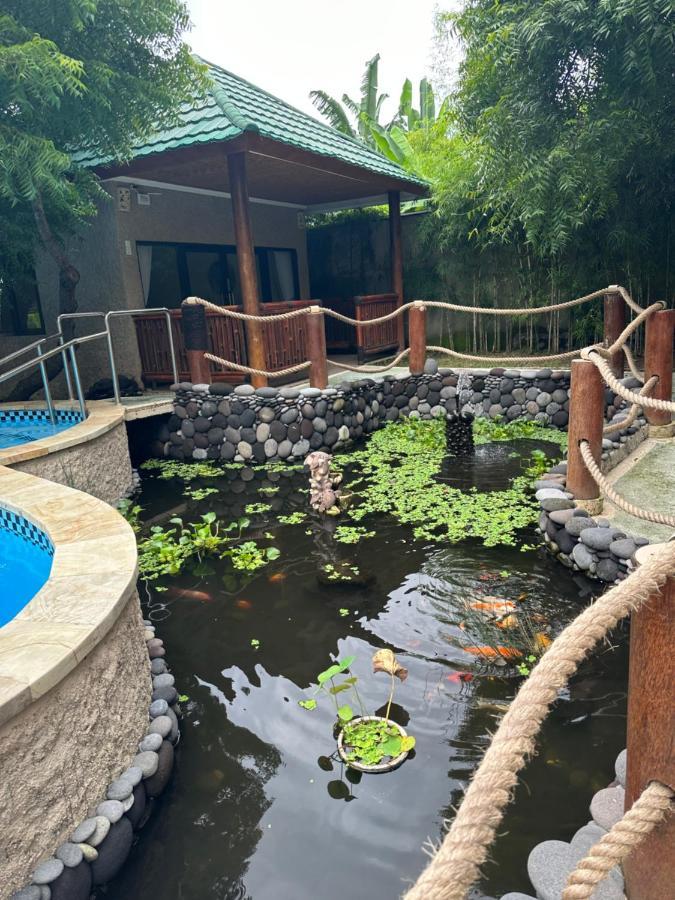 Lunar Dive Resort: Bamboo Villas 쿠부 외부 사진